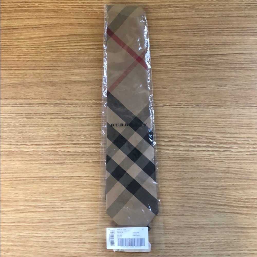 Burberry camel check tie